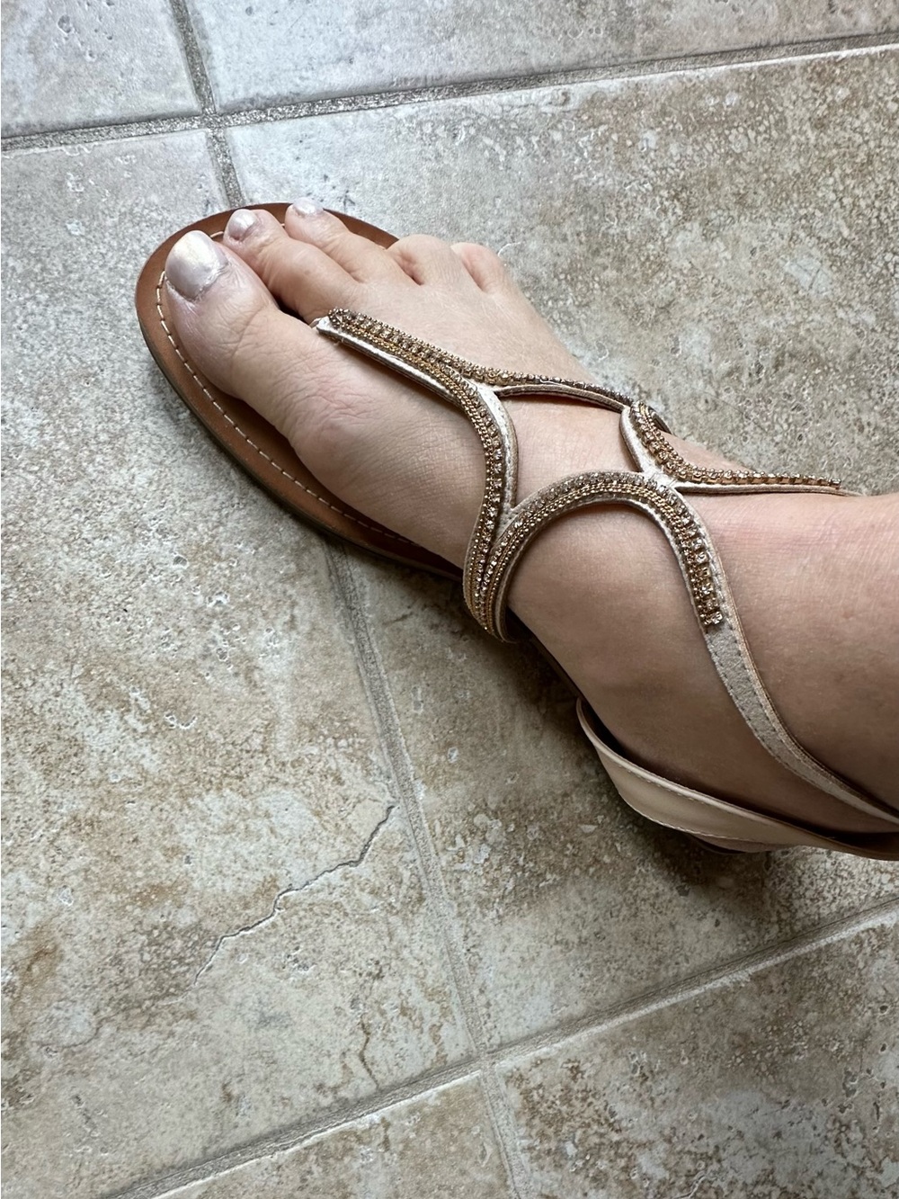 Fergalicious Nude Sandal with Rhinestones, Flat & Strappy; NIB, Sz 11M/EU 41 - Picture 4 of 9